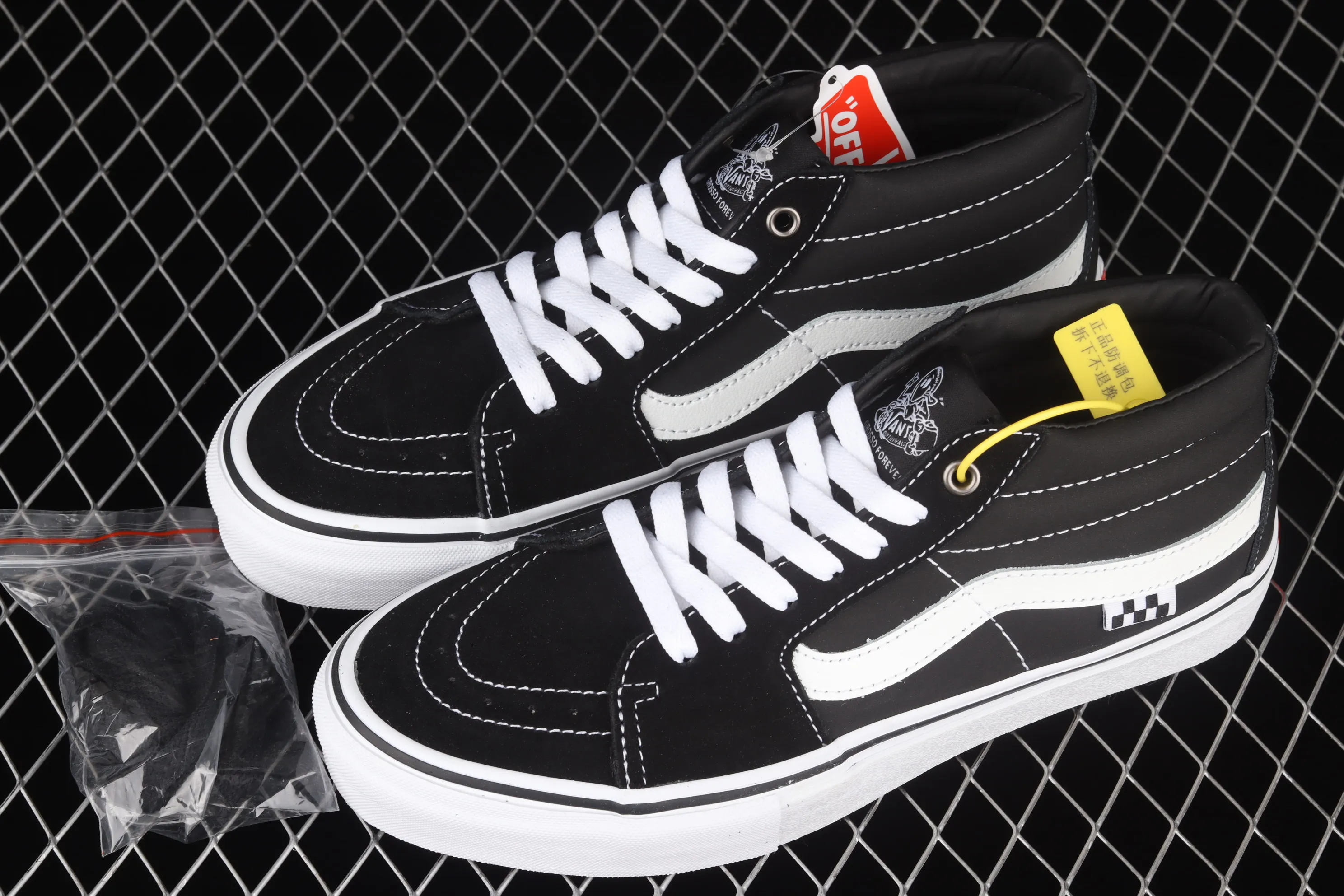 All categories Vans Vans series Vans Mid Vans Kate SK8-Mid black and white suede professional skateboard shoes commemorating legendary skater superstar Jeff Grosso VN0A5FCG625